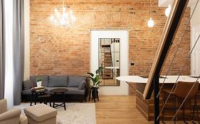 Design Flower Square Apartments-Top Location